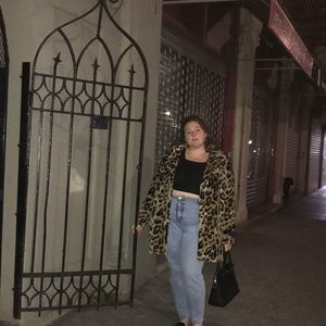 Meet your Posher, Maura